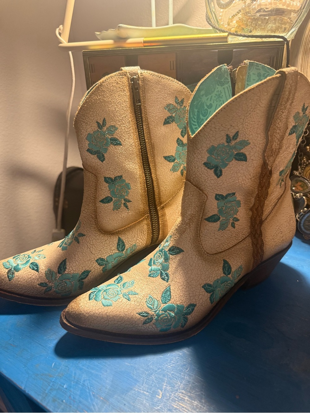 Corral Cream Cowboy Boots with Teal Rose Embroidery - Picture 6 of 6